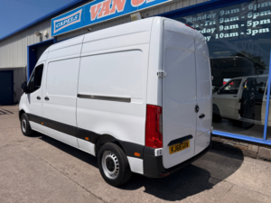 2019 Mercedes-Benz Sprinter 2.1 314 Cdi Panel Van 5dr Diesel Manual Fwd L2 H2 Euro 6 143 Ps in White — image 4