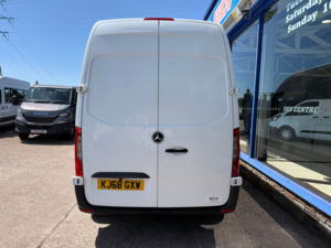 2019 Mercedes-Benz Sprinter 2.1 314 Cdi Panel Van 5dr Diesel Manual Fwd L2 H2 Euro 6 143 Ps in White — image 5
