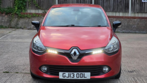 2013 Renault Clio 1.2 16v Dynamique Medianav Euro 5 5dr in Red — image 3
