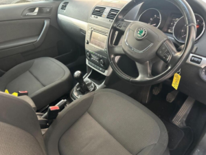2010 Skoda Yeti 1.2 Tsi Se SUV 5dr Petrol Manual Euro 5 (105 Ps) in Blue — image 3