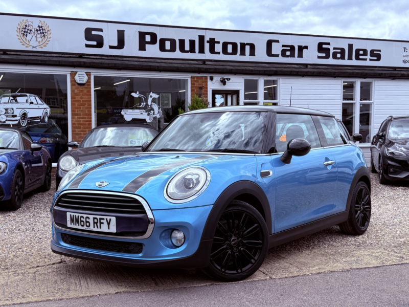 2016 MINI Hatch 1.5 Cooper 3-Door Hatch in Blue — image 1