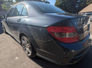 2011 Mercedes-Benz C Class 2.1 C250 Cdi Blueefficiency Sport Auto Euro 5 4dr in Grey — image 4