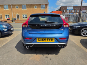 2019 Volvo V40 2.0 D2 R-Design Nav Plus Hatchback 5dr Diesel Manual Euro 6 (s/s) (120 Ps) in Blue — image 4