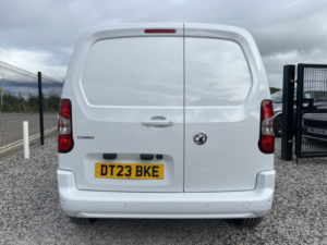 2023 Vauxhall Combo 1.5 Combo Pro 1.5d 100 M6 L1h1 2300 Panel Van in White — image 6
