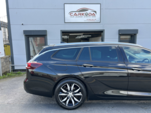 2018 Vauxhall Insignia 2.0 Turbo D Blueinjection Elite Nav in Black — image 4