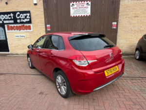 2011 Citroen C4 1.6 Hdi 16v Vtr+ Euro 5 5dr in Red — image 2