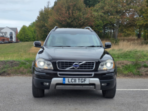 2011 Volvo Xc90 Xc90 Se Lux AWD Ds Auto in Black — image 2
