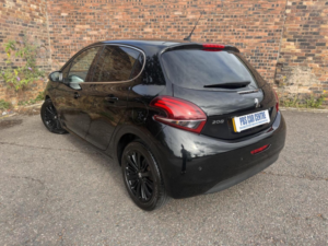 2019 Peugeot 208 1.2 Puretech Tech Edition Euro 6 (s/s) 5dr in Black — image 6