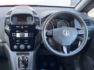 2013 Vauxhall Zafira 1.6 Exclusiv 5-Door in Red — image 2