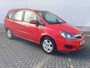 2013 Vauxhall Zafira 1.6 Exclusiv 5-Door in Red — image 3