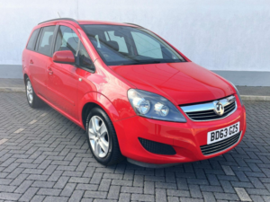2013 Vauxhall Zafira 1.6 Exclusiv 5-Door in Red — image 6