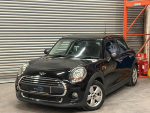 2016 MINI Hatch 1.2 One Euro 6 (s/s) 5dr in Black — image 4