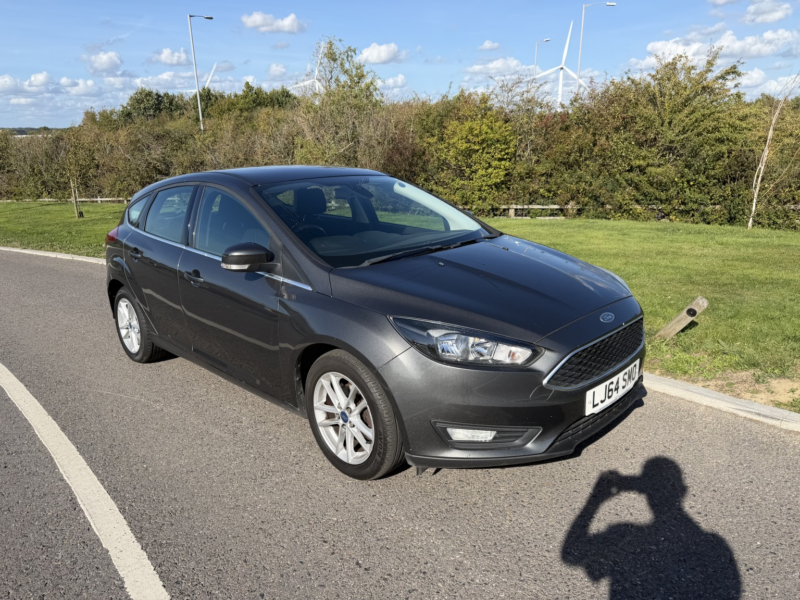 2015 Ford Focus 1.0 T Ecoboost Zetec in Grey — image 1