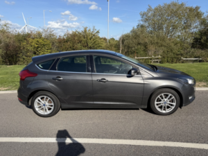 2015 Ford Focus 1.0 T Ecoboost Zetec in Grey — image 2