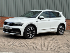 2020 Volkswagen Tiguan 2.0 Tdi R-Line Tech DSG 4motion Euro 6 (s/s) 5dr in White — image 4