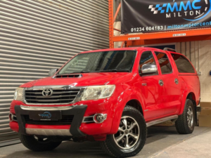 2015 Toyota Hilux 3.0 D-4d Invincible X Auto 4WD Euro 5 4dr (hi Over) in Red — image 3
