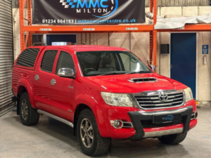 2015 Toyota Hilux 3.0 D-4d Invincible X Auto 4WD Euro 5 4dr (hi Over) in Red — image 6
