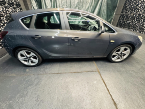 2012 Vauxhall Astra 1.6 16v Sri in Grey — image 5