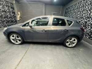 2012 Vauxhall Astra 1.6 16v Sri in Grey — image 6