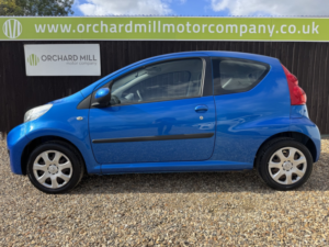2010 Peugeot 107 1.0 12v Urban in Blue — image 3