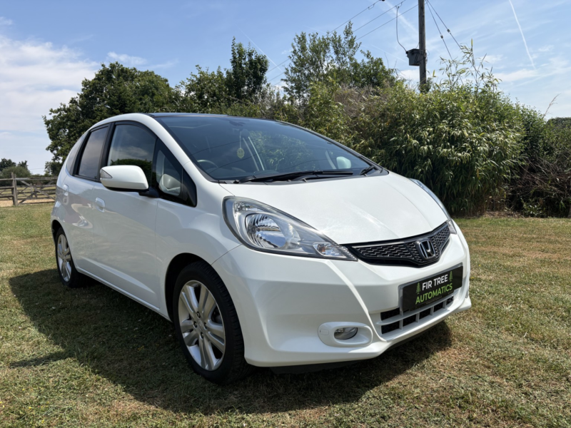 2014 Honda Jazz 1.4 I-Vtec Ex in White — image 1
