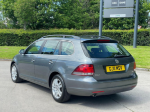 2011 Volkswagen Golf 1.6 Tdi Se DSG Euro 5 5dr in Grey — image 5
