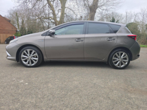 2018 Toyota Auris 1.8 Vvt-H Excel CVT Euro 6 (s/s) 5dr in Bronze — image 4