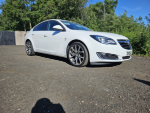 2016 Vauxhall Insignia 2.0 Cdti Sri Nav in White — image 2