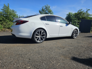 2016 Vauxhall Insignia 2.0 Cdti Sri Nav in White — image 5