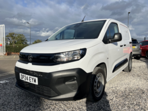 2024 Vauxhall Combo 1.5 Combo Pv Prime 1.5d 100 S&s Mt6 in White — image 3