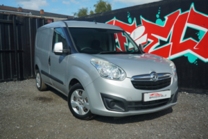 2017 Vauxhall Combo 2000 Sportive Cdti in Silver — image 2