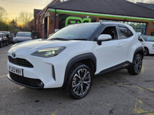 2023 Toyota Yaris Cross 1.5 Vvt-H Excel E-CVT AWD Euro 6 (s/s) 5dr in White — image 3
