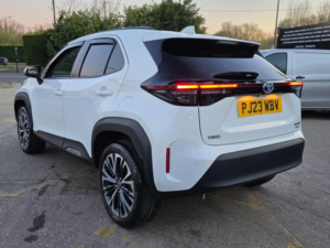 2023 Toyota Yaris Cross 1.5 Vvt-H Excel E-CVT AWD Euro 6 (s/s) 5dr in White — image 5
