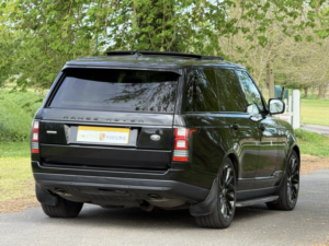 2016 Land Rover Range Rover 3.0 H Sdv6 Autobiography in Black — image 2
