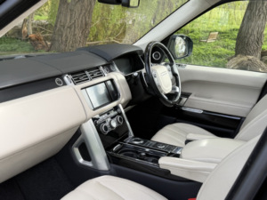 2016 Land Rover Range Rover 3.0 H Sdv6 Autobiography in Black — image 6