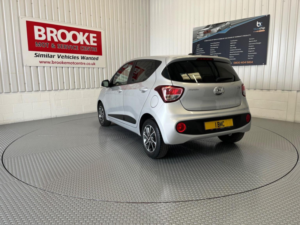 2017 Hyundai I10 1.2 Premium Euro 6 5dr in Silver — image 6
