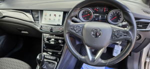 2017 Vauxhall Astra 1.4 I Turbo Sri Nav in Silver — image 2