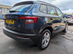 2021 Skoda Karoq 1.5 Tsi Act Se in Blue — image 2