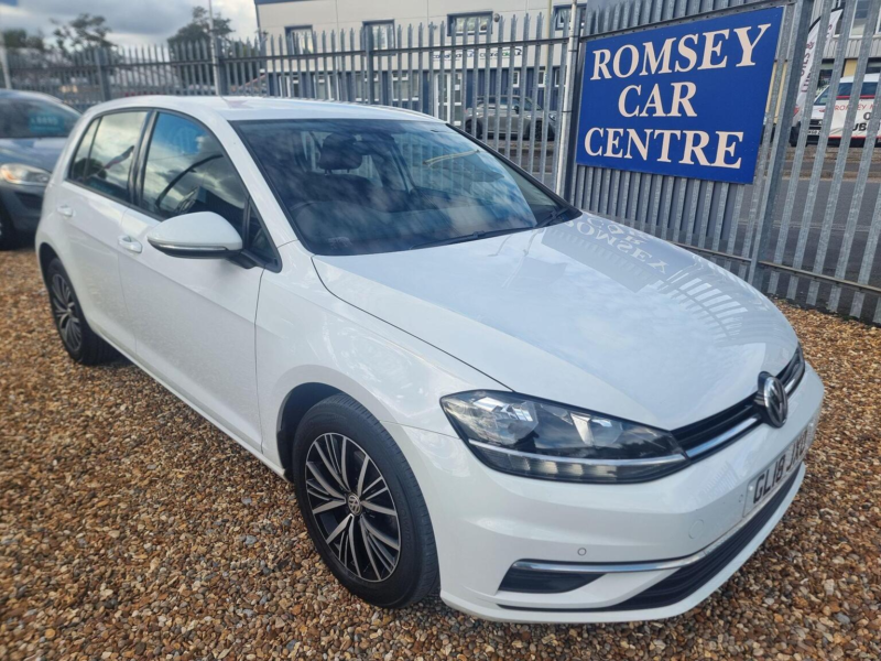 2018 Volkswagen Golf 1.0 Tsi Se Euro 6 (s/s) 5dr in White — image 1