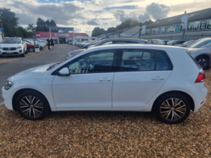 2018 Volkswagen Golf 1.0 Tsi Se Euro 6 (s/s) 5dr in White — image 4
