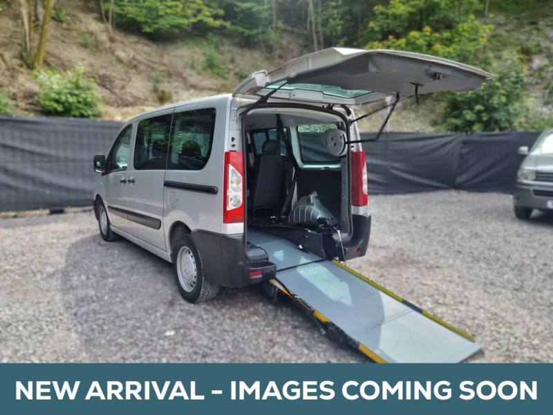 2014 Peugeot Expert Tepee 4 SEAT Auto Wheelchair Accessible Vehicle With Power Ramp And Tailgate in Silver — image 1
