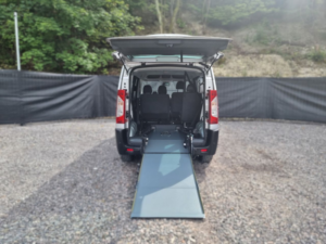 2014 Peugeot Expert Tepee 4 SEAT Auto Wheelchair Accessible Vehicle With Power Ramp And Tailgate in Silver — image 3