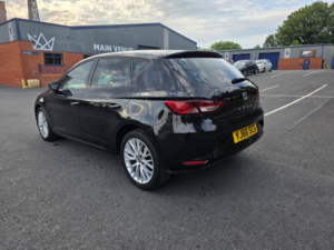 2017 SEAT Leon 2.0 Tdi Se Dynamic Technology in Black — image 4