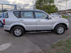 2014 Ssangyong Rexton 2.0 E-Xdi Sx in Silver — image 5