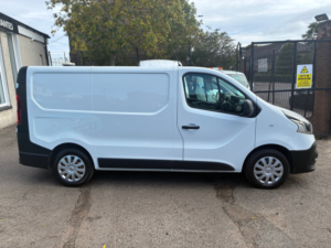 2019 Renault Trafic 1.6 Dci 27 Business Panel Van 5dr Diesel Manual Swb Standard Roof Euro 6 (120 Ps) in White — image 2