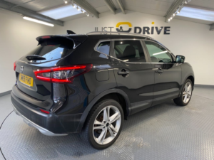2019 Nissan Qashqai 1.3 Dig-T N-Motion SUV 5dr Petrol Manual Euro 6 (s/s) (140 Ps) in Black — image 5