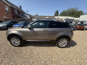 2014 Land Rover Range Rover Evoque 2.2 Sd4 Pure Tech in Brown — image 6