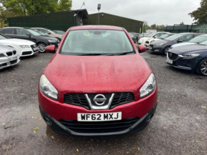 2012 Nissan Qashqai 1.5 Dci Acenta 2WD Euro 5 5dr in Red — image 5