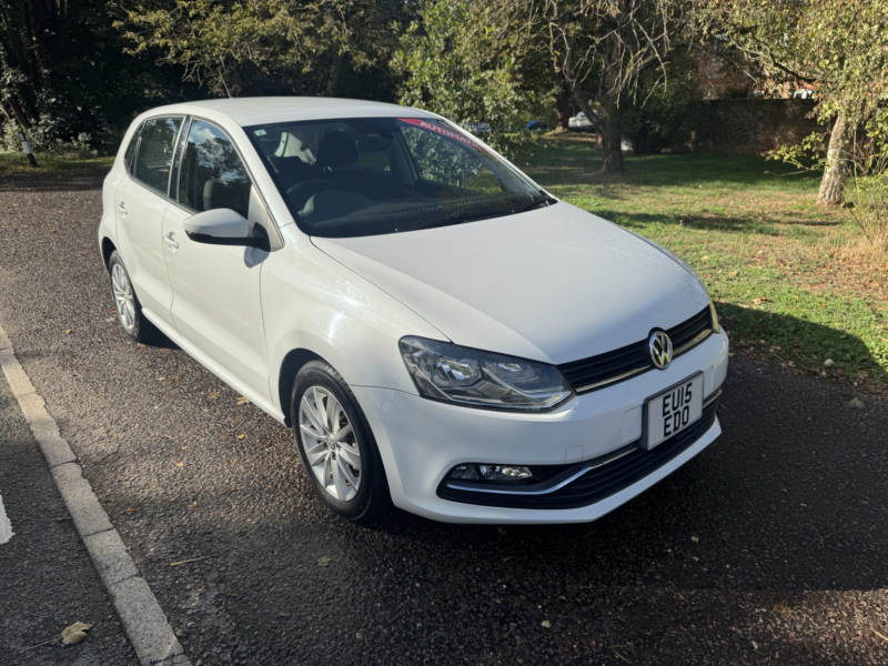 2015 Volkswagen Polo 1.2 Tsi Bluemotion Tech Se in White — image 1