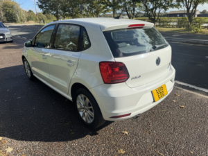 2015 Volkswagen Polo 1.2 Tsi Bluemotion Tech Se in White — image 4